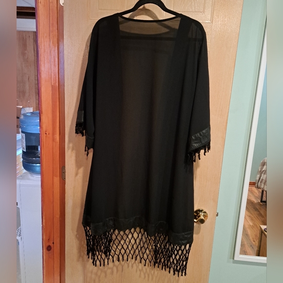 Black sheer kimono with fringes pleather accents - Picture 8 of 8